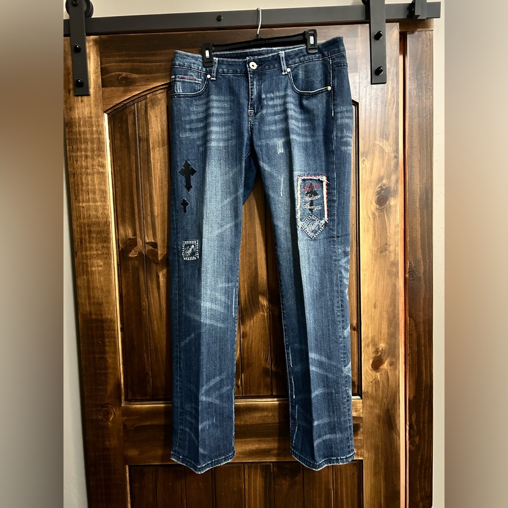 Cowgirl Tuff Vintage Stylish Blue Jeans with Patchwork